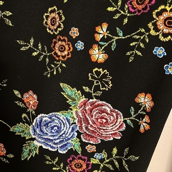 Beautiful Dress, Size 8 - Picture 6 of 10